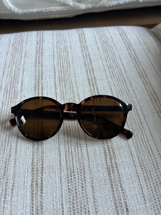 Accessories - Tortoiseshell Round Sunglasses - Brown Lenses